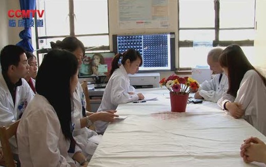 肝病 病例讨论 肝硬化 乙肝 黄疸 腹水  复旦中山：乙肝后肝硬化5年余，皮肤黏膜黄染伴腹泻2天病例